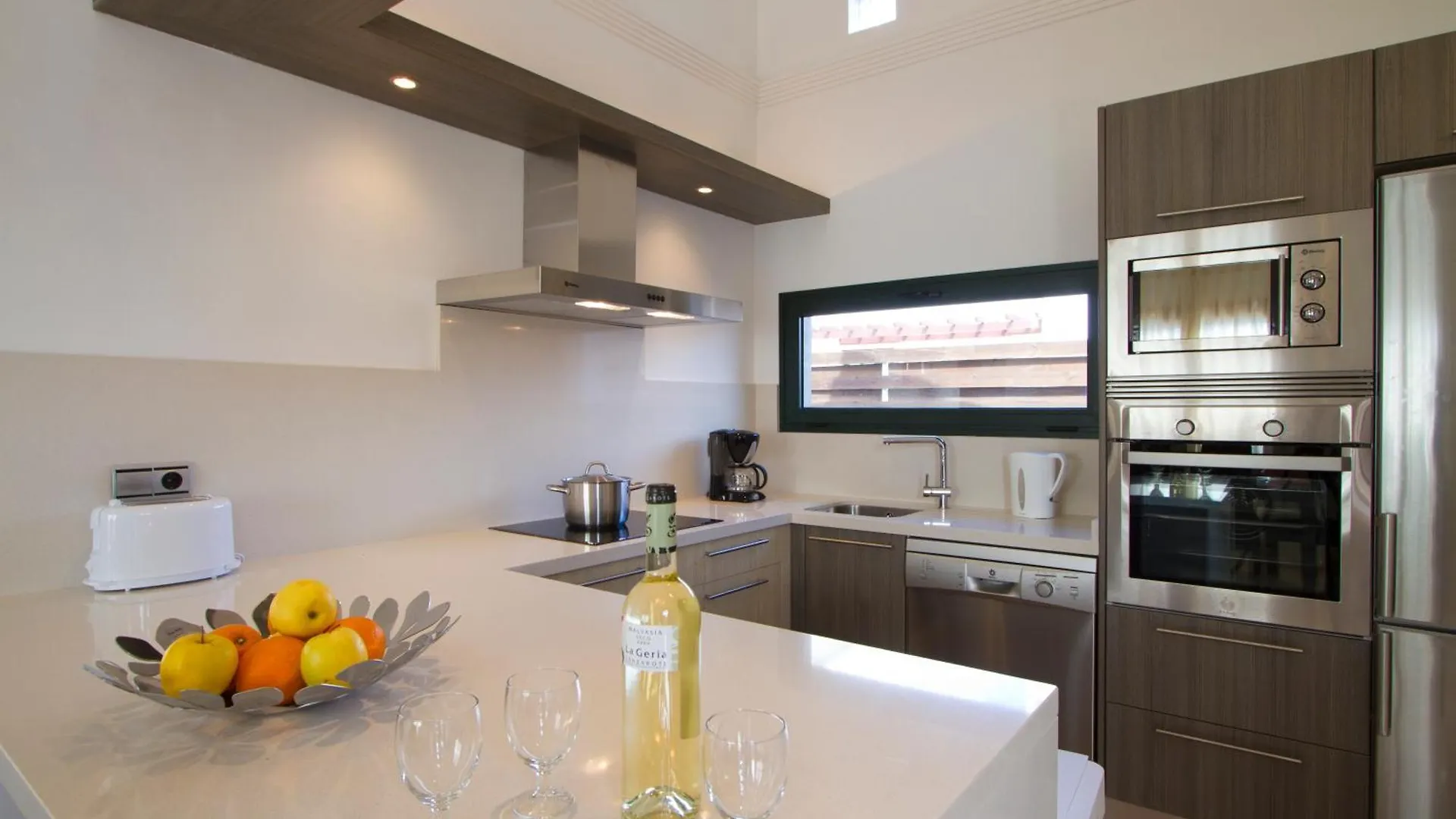 Camelot Holiday Homes By Livvo Playa Blanca  0*, Playa Blanca (Lanzarote) Spain